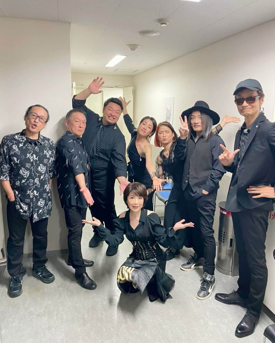 伊藤蘭さんのインスタグラム写真 - (伊藤蘭Instagram)「🎼 昨日11/19… ライブハウスツアーの追加公演 無事に終了いたしました😊 ⁡ TOKYO DOME CITY HALLは、 3年前にはじめてのソロコンサートを 開催した思い出深い会場です…💕 Candiesのファイナル公演が行われた 後楽園球場跡地という 縁あるこの場所で また皆さんと会えた事は 大きな喜びでした❣️ ⁡ あたたかい観客の皆々様 こころ優しきスタッフ… そしていつも頼もしい バンドの方々… 最高に楽しくて幸せな時間を ありがとうございました❣️ しばらくは 余韻の中で漂います🥰 ⁡ #伊藤蘭 #コンサートツアー2022 #Touchthismoment #surelyCandies #タッチディスモーメント #シュアリィキャンディーズ #TOKYODOMECITYHALL #バンドメンバー #佐藤準  #是永巧一 #笹井BJ克彦 #そうる透 #竹野昌邦 #渡部沙智子 #高柳千野 #愉快な仲間たち😊 #ツアーファイナル✨ #楽しくて幸せな時間 #有難うございました❤️ #また来年もお会いできますように✨」11月20日 23時16分 - ranito_official