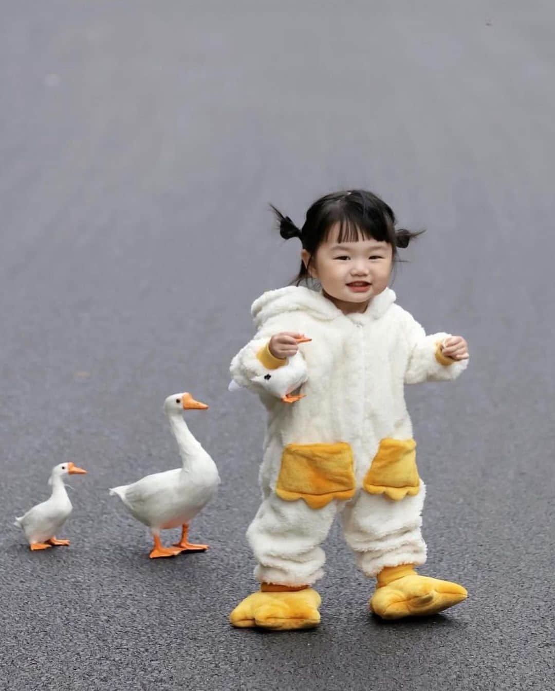 Portrait|Life|Fashion|Faceのインスタグラム：「Little duck, sweet cow or fast scooter, which do you like?  Featured artist: @2ah.in   Congratulations!  Follow @portraimood #portraitmood for daily portrait inspiration.」