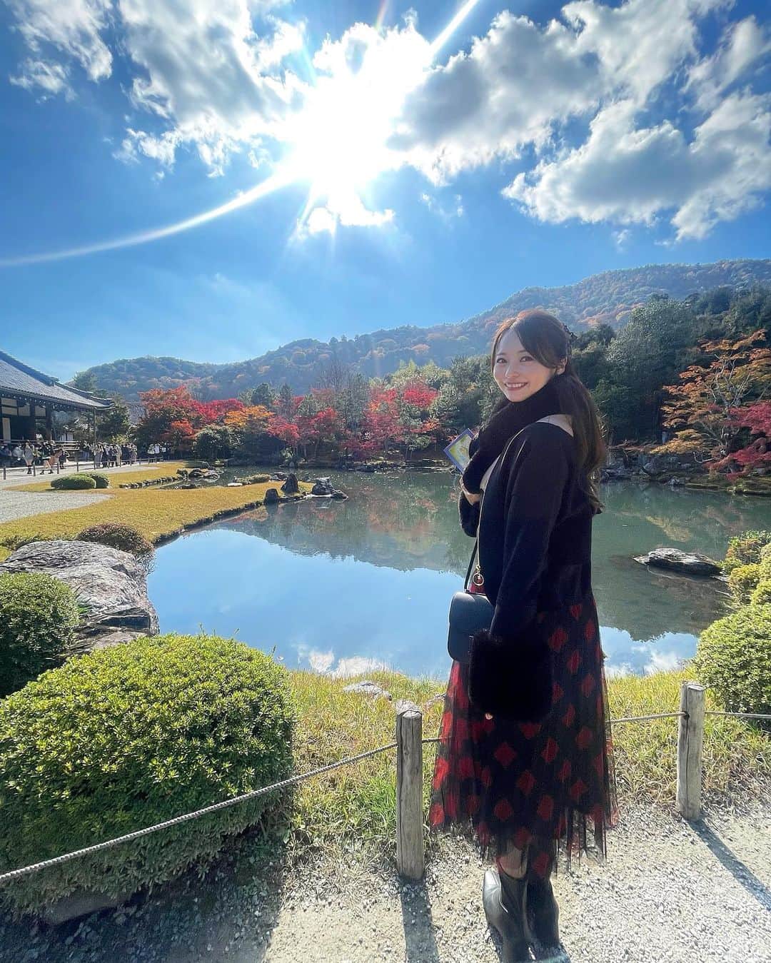 黒澤ゆりかのインスタグラム：「紅葉の写真ばかりですみません🙏 思い出にもう少しお付き合いしていただけたら嬉しいです☺️💓」