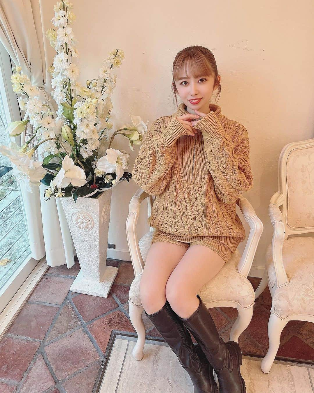 岡田彩花のインスタグラム：「⭐︎ ⭐︎ ⭐︎  私服🫶🏻  setup: @evris_official  shoes: @grl_official   #撮影会 #私服 #evris #grl #saison #セゾン #アイドル」