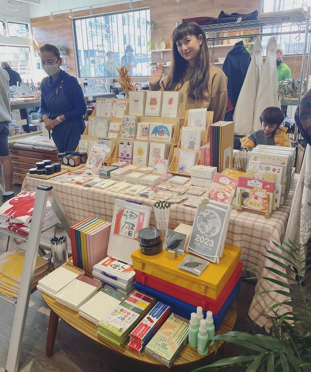 OLIVIAのインスタグラム：「Come check out @paperplant.co aka @friediamn pop up store in SF at Sf76 this weekend Nov. 19th and 20th (Sat & Sun) Friedia brought lots of cute stationary from LA!! So great for Christmas gifts!! Stop by and say hi to us!! 💘💘💘💘💘💘💘💘💘💘💘 https://www.sf-76.com #supportsmallbusiness」