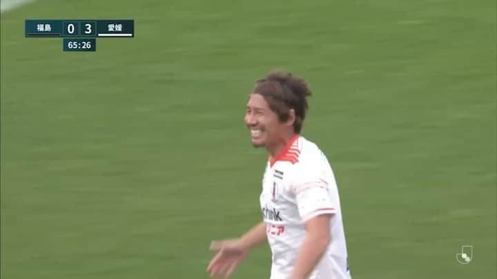 横谷繁のインスタグラム：「今日も応援ありがとうございました！ 愛媛FCでの最後の試合でゴールを決めれたこと、色々な方のサポートのおかげです。 来年チームは決まってませんがまだまだ現役でサッカーを楽しみたいです。 愛媛FCに関わる全ての皆様、ありがとうございました！ #愛媛FC」