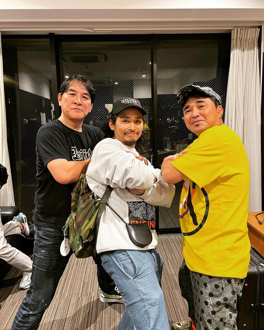 SHIGEOさんのインスタグラム写真 - (SHIGEOInstagram)「@denkigroove_official @takkyuishino  @satoshiguitar  LIVEサイコーでした。 物販お布施奉納済みました🎛」11月21日 0時12分 - shigeojd