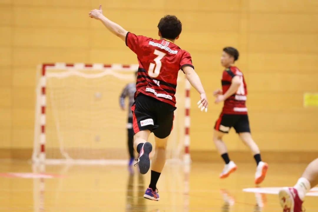 小澤広太のインスタグラム：「. 応援ありがとうございました。 次戦は11/23vsトヨタ車体🦍 . #大崎電気  #osakiosol  #日本ハンドボールリーグ」