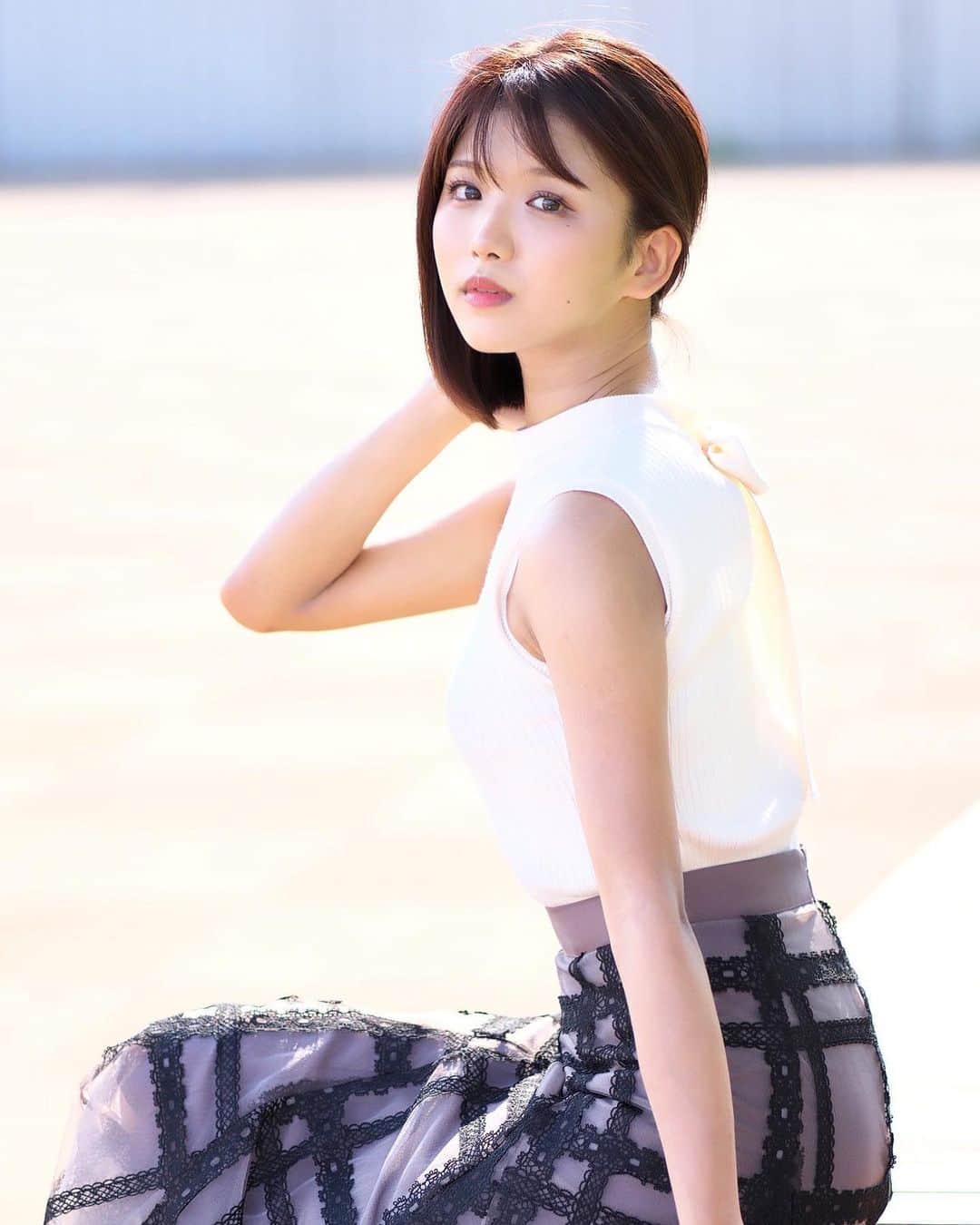 山本ゆうかのインスタグラム：「色々あって更新してなかったけど生きてるよ！！！！ . 最近太ったから減量してるんやが 普段から人よりも沢山食べるし、 エブリデイお腹減り減りマンやから . 基本的に我慢！我慢！の人生歩んできたけど 急に糸が切れて「我慢せんでいいや！」ってなる時が来るんだよなぁ 食欲我慢せんで良い時なんかないよなw」
