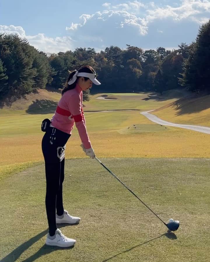 山下詩乃のインスタグラム：「お気に入りのシューズ👟❤️ Pumaのアルファキャットディスク💛💛💛 @pumagolf_japan    ブレない、ズレない、疲れないの3拍子😆👏 アルファキャットディスクは紐では無くカチカチっと締めれるからフィット感が半端ない👏 動画で最初足踏みしてるけど、地面をしっかり捉えれる感覚があって、こればっかり履いてます🫶🏻😍 リッキーも愛用中❤️みんなもぜひ💡  #愛用シューズ #puma #pumagolf #pumagolfjapan #ALPHACAT #enjoygolf #プーマ #プーマゴルフ #ラブプーマ #lovepuma #ゴルフ好きな人と繋がりたい #ゴルフ好き #ゴルフ男子 #ゴルフ女子」