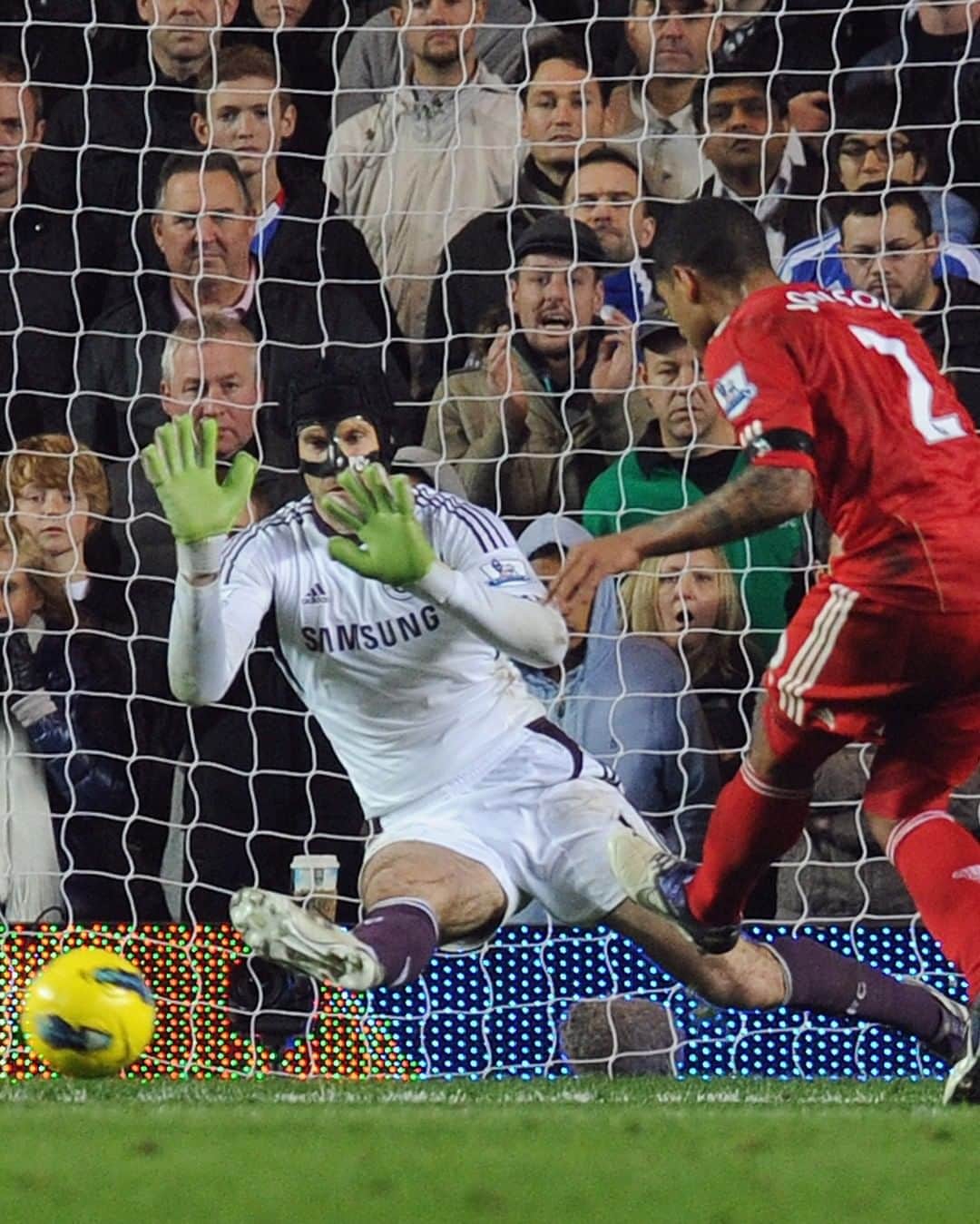 リヴァプールFCさんのインスタグラム写真 - (リヴァプールFCInstagram)「A late winner from @glenj8 at Stamford Bridge #OnThisDay in 2011 🙌」11月20日 20時06分 - liverpoolfc