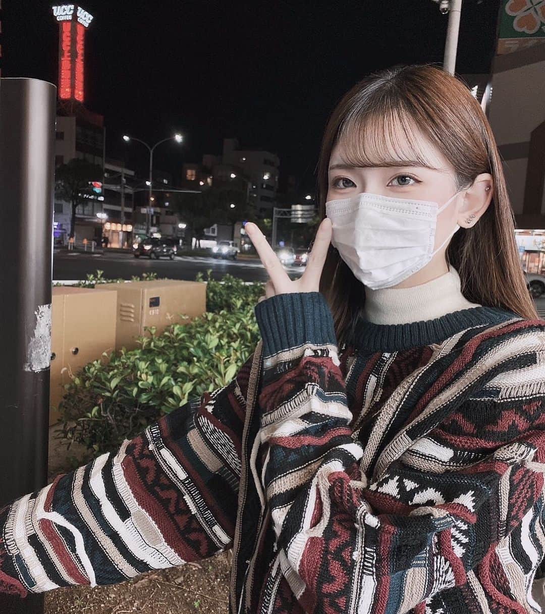 なつきのインスタグラム：「どこ見とんねん」