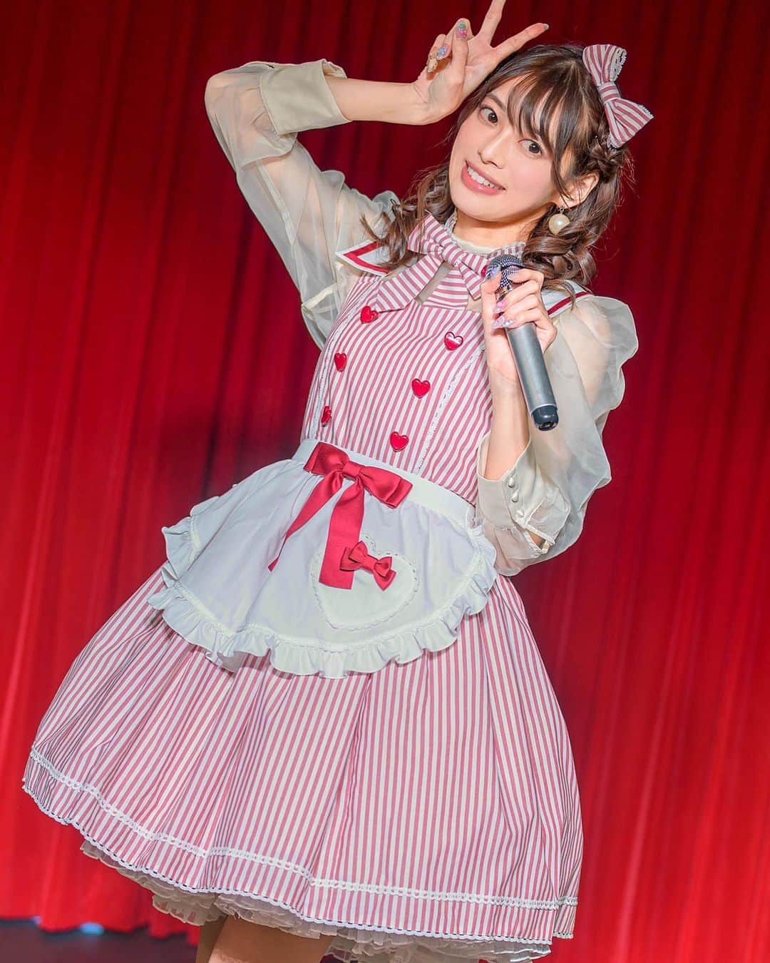 藤田いろはのインスタグラム：「昨日は生誕祭ありがとうございました！！！ ⁡ 小さい頃から実は誕生日にいい思い出がなく、一年で1番嫌いな日なんですが、みんながお祝いしてくれるので、その嫌いな気持ちが薄れつつあります。 毎年生誕祭を開催できるのが本当に幸せでいっぱいです。ありがとう。 ⁡ 私のことを知ってくれて興味持ってくれて好きになってくれて応援してくれて現場に来てくれて、 本当に言葉にできないくらい感謝してます。 大好きだよ ⁡ あとね、ちゃんと私のことしっかり見てくれてるんだなーってめっちゃわかってきゅんでした🫶 両思いじゃん。 ⁡ また来年もやろうね これからも末永くよろしくお願いします」