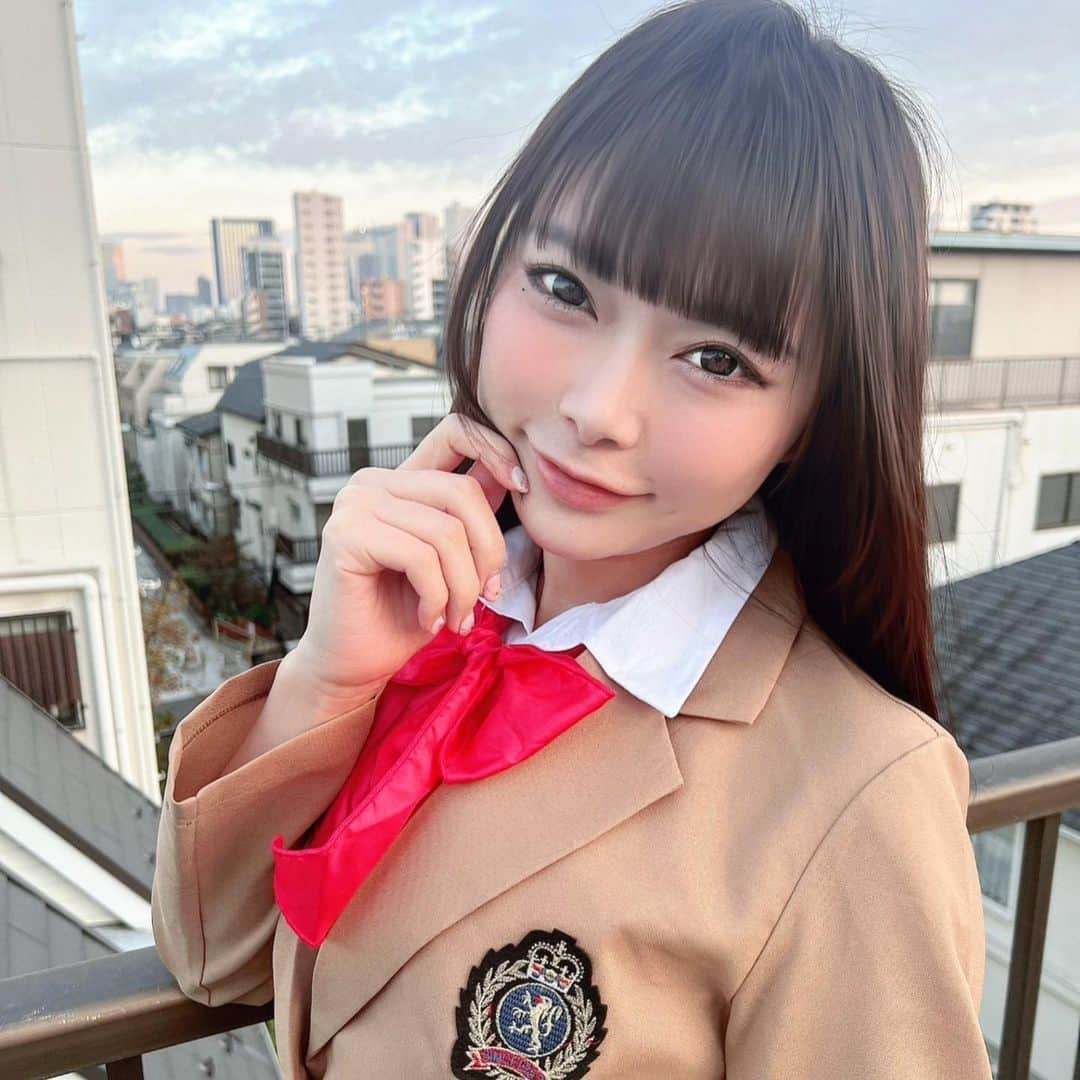 なつめ愛莉さんのインスタグラム写真 - (なつめ愛莉Instagram)「私のこと好きでしょ？❤️  #youtuber #あいなっつ #ピーナッツココナッツあいなっつ #グラビア #グラドルもあいなっつ#グラビア #セクシー #コスプレ女子 #コスプレ #ライバー女子 #tiktok #tiktokers #tiktokjapan  #モデル #グラビアアイドル #model #Japanesegirl #av#グラビア女子#グラビア撮影 #グラビアモデル #推し #推し事 #制服」11月20日 21時43分 - natsumeairi0327