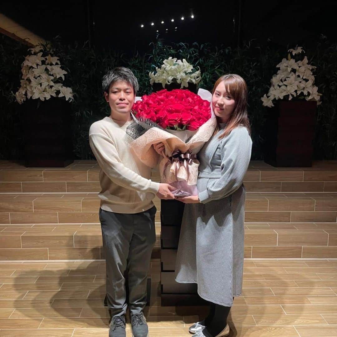 レストランKIYOMIZU東山庭のインスタグラム：「先日、東山庭のチャペルでプロポーズをしてくださったお2人  プロポーズに最適✨  クリスマスに京都東山のレストランでお食事の後、水の流れるチャペルでプロポーズはいかがですか💍 ------------------------------------------------------------------------ 【レストラン営業時間】 ◎Dinner 17:00～21:30（LO20:00） ※定休日／月曜日・火曜日  【ご予約方法】 プロフィール欄 URL より受付中 higashiyama.garden 電話予約も承っております 050-3159-6517 ------------------------------------------------------------------------  #higashiyamagarden #ヒガシヤマガーデン #東山庭 #kiyomizu京都東山 #京都東山 #京都グルメ #京都ディナー #京都観光 #京都レストラン #京都フレンチ #プロポーズ」