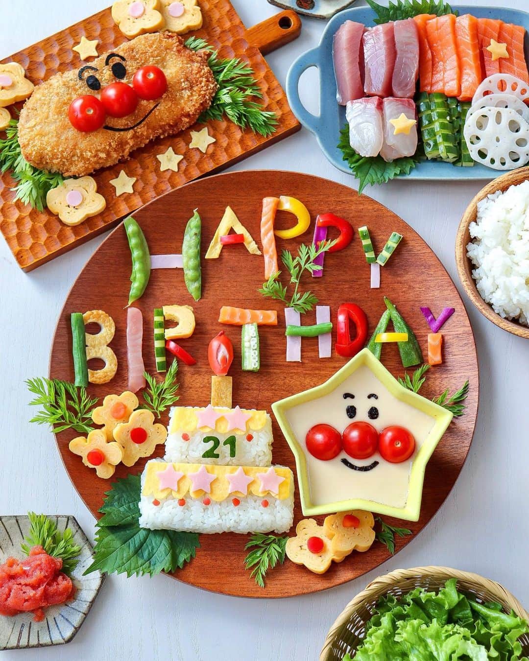 ｒｉｉのインスタグラム：「2022.11.21  今日は私がママになった日 娘ちゃん HAPPY BIRTHDAY☺️  フランスとは８時間の時差があるので そろそろフランスも当日の２１日になるんだよね 本当におめでとう 深夜だから寝てるかな🥹  うちのみやぞん ちゃっかりお休みを取りまして お祝いする気満々😅 そして同じく私も 休み取るよね〜  我が家のルールで 子どもの誕生日はママも一緒にお祝いをする！と決めています  ①母親になった日 ②死ぬほど痛い思いをした日 ③生活が180度変わった日 ④この子を守っていこうと覚悟を決めた日 ⑤娘の手を初めて握った日  特に子どもが小さな頃は ママも一緒にお祝いして欲しいものです  さーて、 どこに行こうかな☺️ 娘が食べたいものを食べに行こう笑  娘ちゃん、元気で頑張ってね！ 今日は勉強しなくていいから ちょっと贅沢なランチでも食べてください🇫🇷 おめでとう🎉 #娘の誕生日#お誕生日#誕生日プレート#お誕生日メニュー#バースデー#バースデーメニュー#バースデープレート#アンパンマン#アンパンマンごはん#お子様ランチ#デコごはん#키즈쿠킹#아이밥상#캐릭터도시락#푸드스타그램#먹스타그램#캐릭터푸드#キャラごはん#キャラフード#riiごはん#お誕生日おめでとう#料理動画#盛り付け動画#動画レシピ」