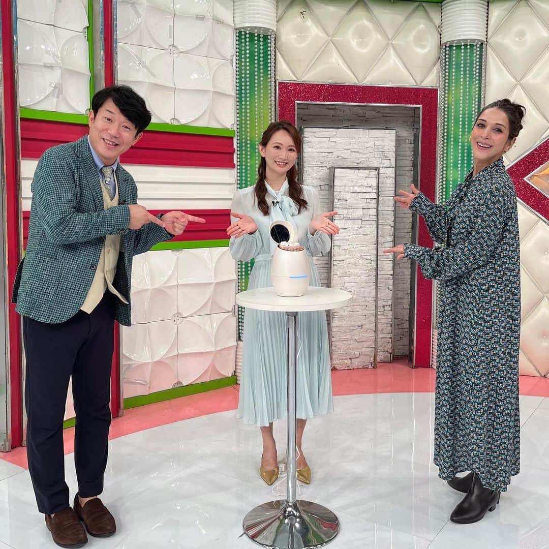Sasaki Erikaのインスタグラム：「【いいものプレミアム出演】 ⁡ 本日11月21日11時から フジテレビノンストップ いいものプレミアムに出演します😊 ⁡ 今日ご紹介する商品は YA-MAN『クリアスキンナノスチーマー』 ⁡ クレンジングも出来るスチーマーで 本当に気持ちよくて 毎日のケアに欠かせないアイテムです✨ ⁡ 是非ご覧ください！ ⁡ ⁡ ⁡ ⁡ ⁡ #YA-MAN #ヤーマン #フジテレビ #いいものプレミアム #クリアスキンナノスチーマー」