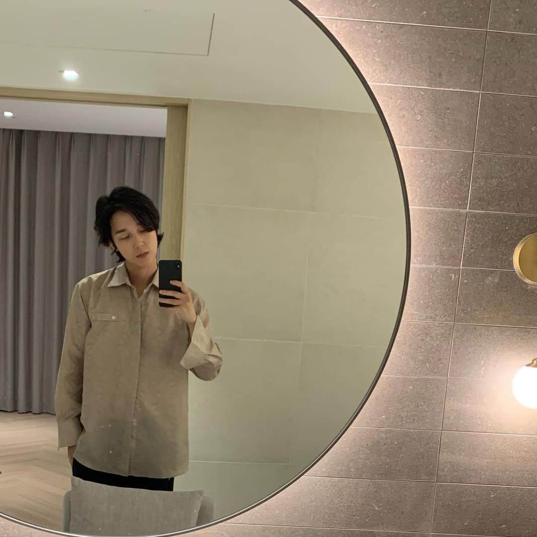 ユン・ジョンフンのインスタグラム：「❤️🤗」