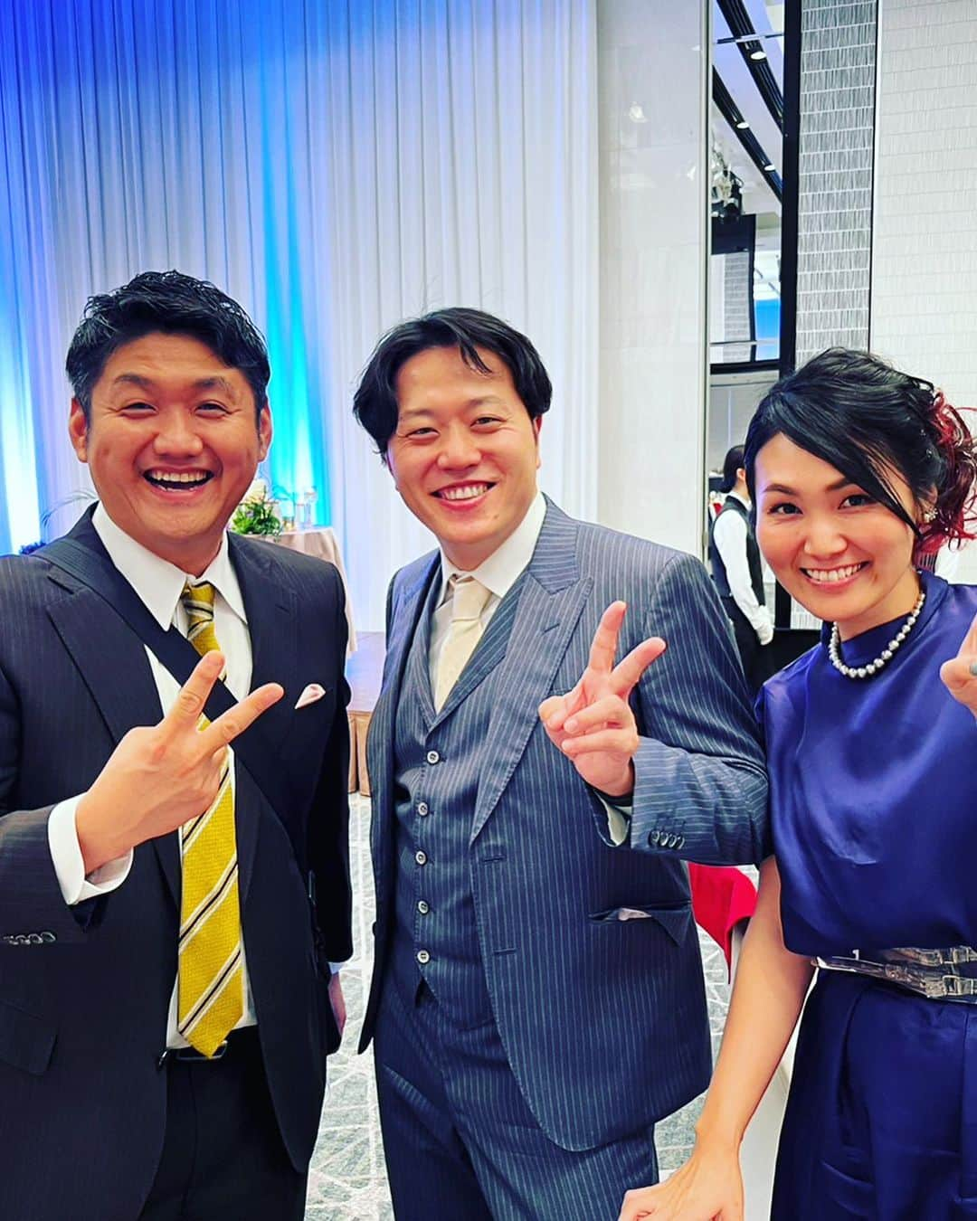 お兄ちゃんさんのインスタグラム写真 - (お兄ちゃんInstagram)「昨日はspan!の水本さんの結婚式に招待してもらいました✨  めちゃくちゃ素敵な結婚式で、もうかれこれ20年近くの付き合いになる先輩の幸せな笑顔と泣き顔が見れて良かったです😊  たくさんの芸人さんとも久々に会えて楽しかったです♪  あと、奥さんが素敵すぎる❗️  これは最高の家庭になりそうです✨ 末永くお幸せに！！  #span! #span!水本 #水本 さん #エハラマサヒロ #ビタミンＳ」11月21日 12時54分 - oniichan0715