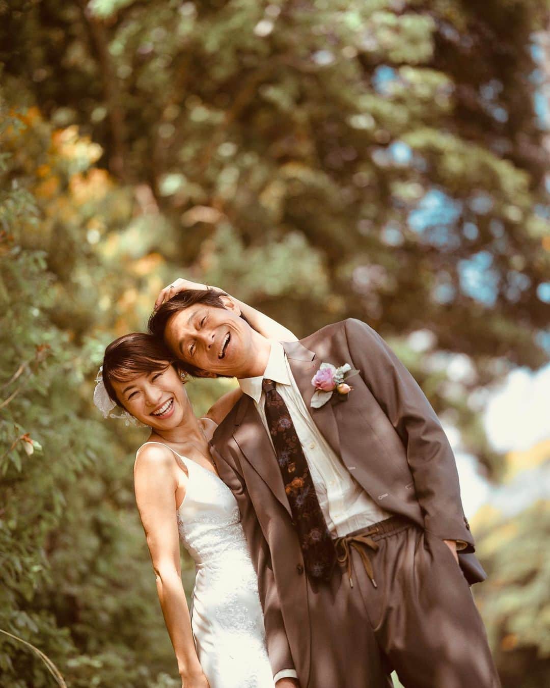 吉田栄作のインスタグラム：「あれから一年が経ちました。この一年、たく  さんの方々からの、あたたかい御心をいただき  ました。ほんとうに「感謝」の一言に尽き  ます。これからも一歩一歩、急がず慌てず、  この人生（たび）を歩んで行きたいと思ってい  ます。引き続き、皆さまからのご指導ご鞭撻の  ほどを宜しくお願い致します。　　　　　　　 　　　　　　　　　　　　　　　　吉田栄作  photographer ／ @tomoya_takano hair&make ／ @ichikikita  suit ／ @paulsmithjapan stylist ／ norihitokatsumi / koaholeinc.」