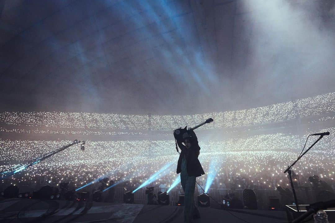 常田大希さんのインスタグラム写真 - (常田大希Instagram)「King Gnu - LIVE AT TOKYO DOME ㅤ TOKYO RENDEZVOUS❤️ 感動をありがとう。 ㅤ Photo by @tomoyuki_kawakami  ㅤ #KingGnu」11月21日 13時34分 - daikitsuneta