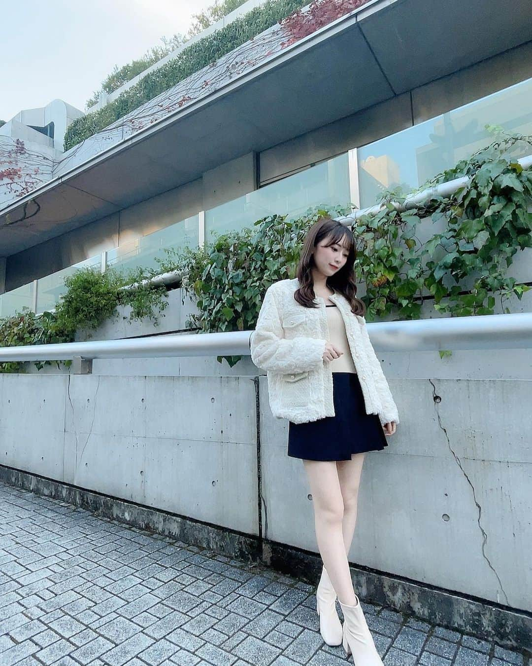 長沢菜々香さんのインスタグラム写真 - (長沢菜々香Instagram)「SHEINで冬服購入したよ⛄️❄️  可愛いお洋服から大人っぽいお洋服まで、色んなの選んでみたʕ•̫͡•♡ 最後の犬トレーナー（裏起毛）はウィメンズ用なので、男性の方もおそろいにできるよん。  クーポンコード使うと20%になるので是非。SGFnanako0104  シーインでこの番号入れると、どのお洋服かチェックできるよ(ᵔᴥᵔ)↓  1.2枚目 カーディガン 5904992 スカート  5905092 ブーツ  5254412  3.4枚目  トップス  11064311 スカート  5905092 アウター  11492354 ブーツ　5254412 スニーカー  1685757  5枚目 トップス 2705170  6枚目 トップス　11364316 スカート 5905092 ブーツ 5254412  7枚目 ジャケット　3494119 8枚目 トレーナー 11358450  SHEIN Black Friday Sale is kicking off  @shein_japan   #SHEINgoodfinds#SHEINblackfriday#SHEINforall#ad"」11月22日 3時23分 - nanako_nagasawa__