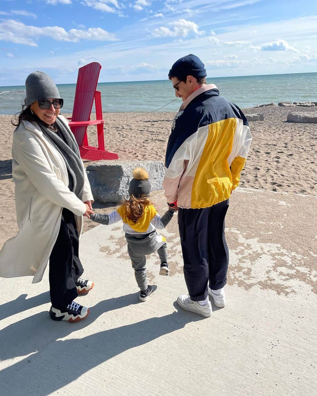 のインスタグラム：「autumn things, with (chosen) family」