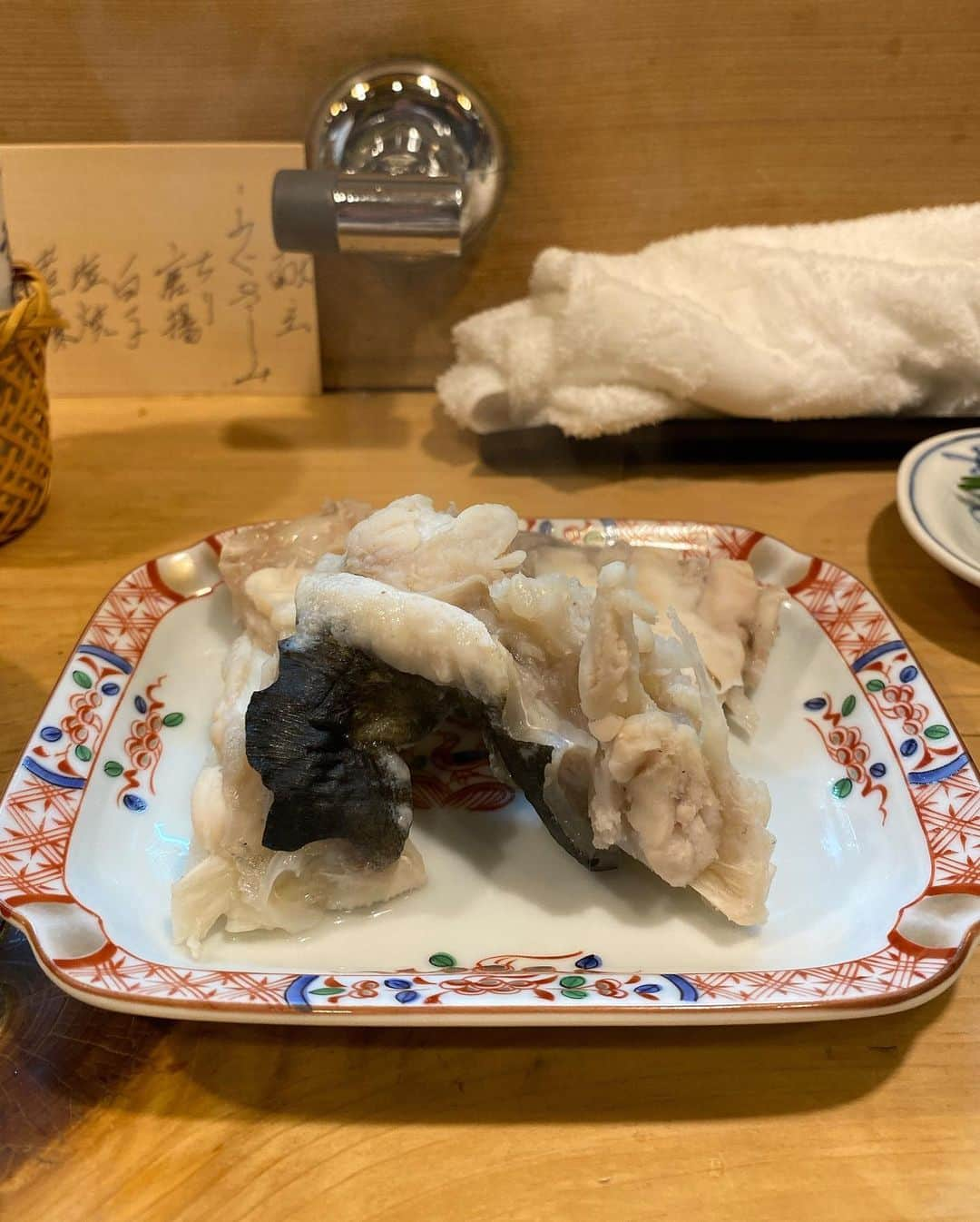 CHIHIRO♡さんのインスタグラム写真 - (CHIHIRO♡Instagram)「今年初ふぐ🐡 はぁ幸せ❤️ もう食べたいんですが  んで指！！！  #味満ん #東京グルメ #ふぐ  #ふぐ料理 #ひれ酒 #日本酒 #食べログ #いつかのシリーズ」11月21日 19時00分 - chipipipi918