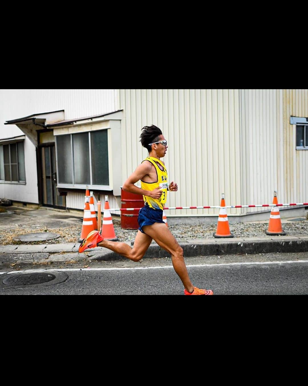 遠藤日向さんのインスタグラム写真 - (遠藤日向Instagram)「11/20/2022 ふくしま駅伝 チーム 総合優勝 4'53'35" 大会新 10区9.3km 26'19" 区間賞 郡山市チーム10年ぶりの優勝 やっぱ勝つっていいよね。 勝つのになんで10年もかかったの？って思うほど強くて最高のチームでした！ サポートしてくれた2人の鈴木先生、主将として帰ってきてくれた攻先輩、そして今年のチームに呼んでくれた田母神コーチありがとうございました！  #写真お借りしました。 #ふくしま駅伝 #郡山市チーム #10年ぶり7回目の優勝」11月21日 19時25分 - e_01.h48