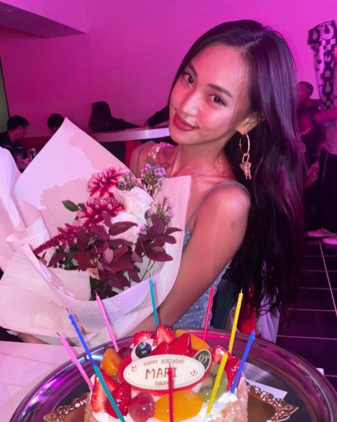 のインスタグラム：「🎂 すっごく楽しかったぁ 来てくれた優しい友達にbig huge large loveですん」