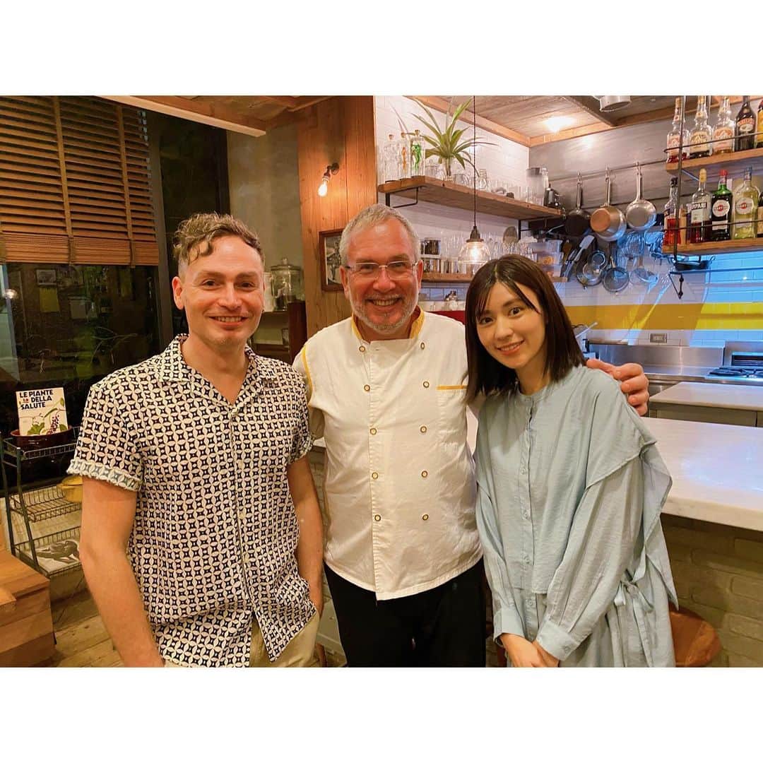 のインスタグラム：「Mi mancate…💚🤍❤️ Tornerò da voi🥰 Grazie mille, Pietro e Elio!  今夜、NHK Eテレ 23:30〜 「旅するためのイタリア語」 でお会いしましょう❤️  🍰 @mamma_luisas_table  🍝 @eliolocandaitaliana   vvttb👼🏻👱🏻‍♂️🇮🇹  #旅するためのイタリア語 #旅 #グルメ #旅行 #nhkeテレ #イタリア」