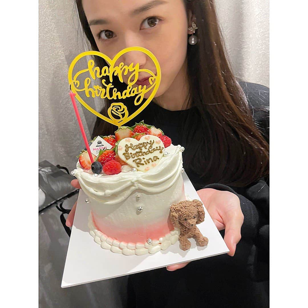 松井りなさんのインスタグラム写真 - (松井りなInstagram)「16/11/2022 The HAPPIEST Birthday Week ever でした🫶🎂 Thanks for all the presents and messages❣️ . この愛を返せるよう、 より精進して参りますので 皆様、これからも 見守っていてくださいませ😌 . 明日から29歳最初の作品クランクイン。 気を引き締めて挑みます。」11月21日 20時02分 - rina_m1116