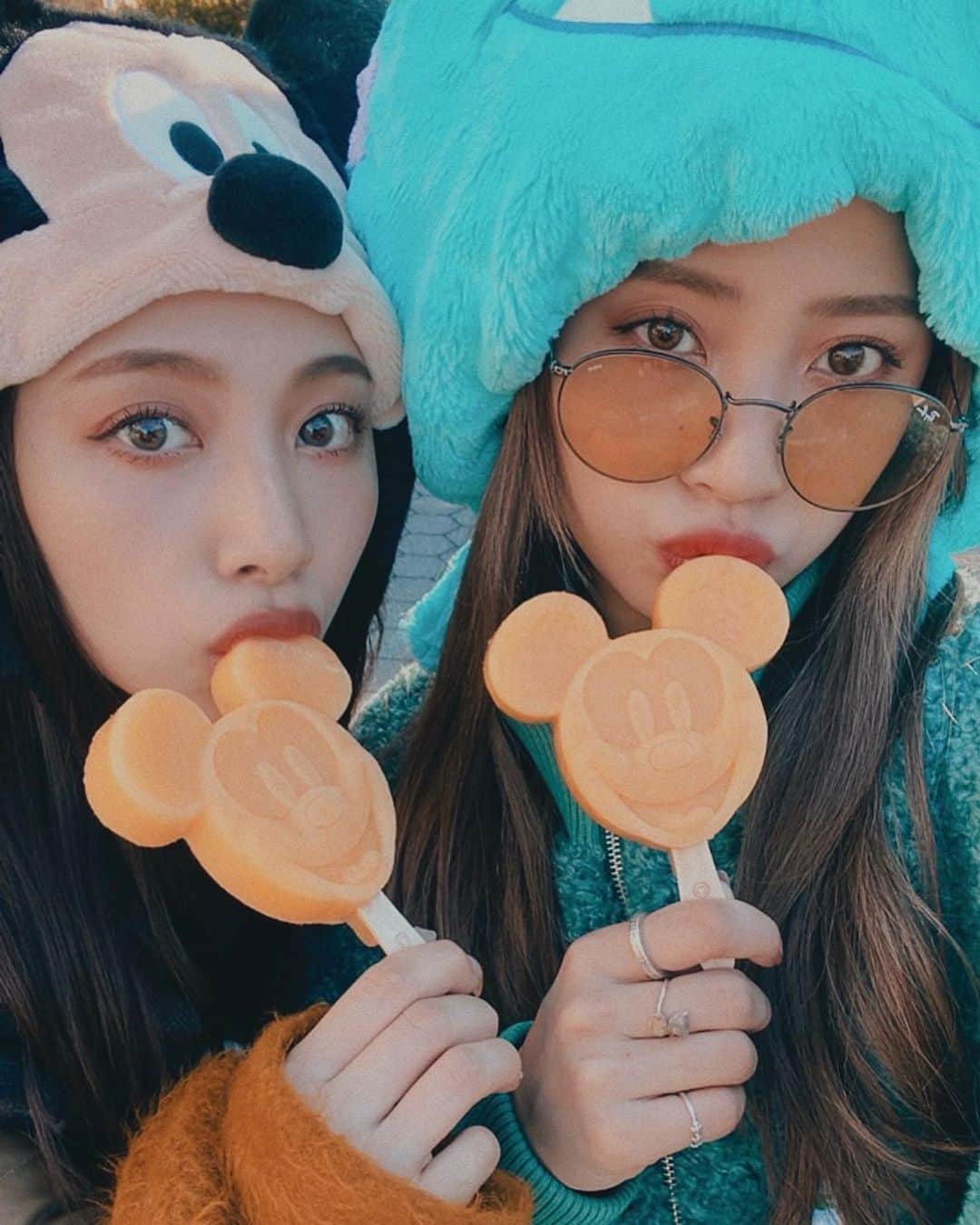 honoka のインスタグラム：「Believe Sea of Dreamsが ほんまに感動しすぎて、、、🥺 今年中に絶対もう1回は見たい、、、🥺 いや、全角度から1回ずつ見たい、、、 最低5回は見たい、、、🥺🥺 思い出しただけで泣けるあの魔法なんなんやろ🥺🥺  ジャンボリはもうすぐで完璧かな。笑 (必死で怖い)  #disney #tokyodiseysea」
