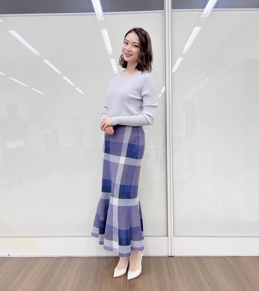 住田紗里のインスタグラム：「紫のマーメイドスカートでした。 さて、サッカーW杯開幕しましたね！ 私はこの後、25時キックオフの「オランダ×セネガル戦」のABEMAのスタジオを担当します⚽️  トップス C+ (@c_fsf) スカート clear (@clear.official)  #グッドモーニング#衣装#c+#clear#紫#マーメイドスカート#テレビ朝日#テレ朝#テレビ朝日アナウンサー#アナウンサー#住田紗里」