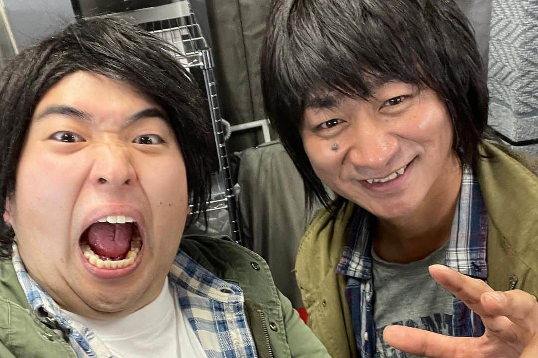 高井佳佑（ガーリィレコード）さんのインスタグラム写真 - (高井佳佑（ガーリィレコード）Instagram)「#憑喜利　めちゃくちゃ楽しかった！！ もう1人の藤原竜也さんにも会えたし、個人的にJPさんとポケモンの話できたの嬉しかった！！！ JPさんとメタモンのスマホリングガン被りしてました笑  アーカイブもあるので見逃した方は是非！！ ライブ前に食べた #京都勝牛 の海老フライが人生で食べた中で1番デカくてブルィンブルィンだった！！」11月21日 22時20分 - kurutteyagaru