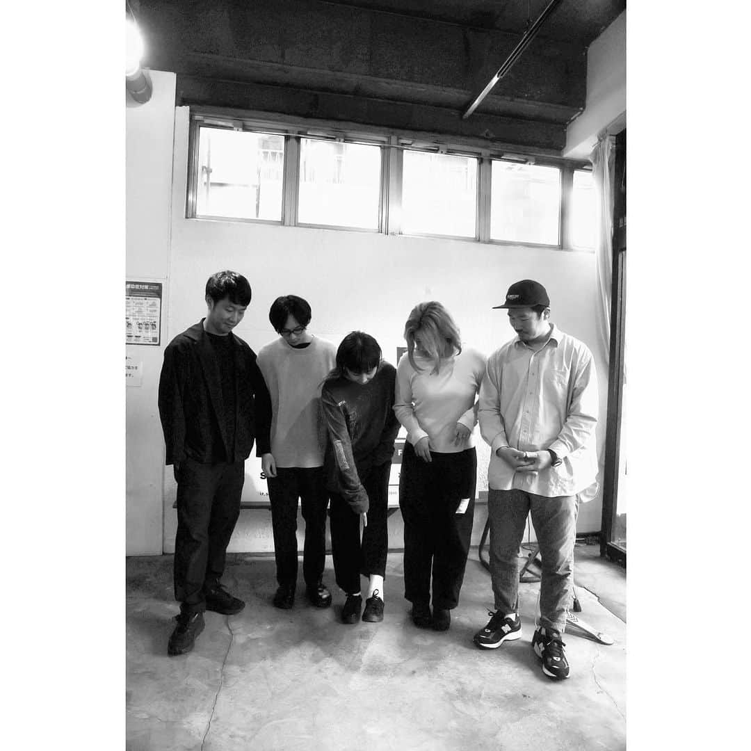 壺坂恵のインスタグラム：「弾丸東京  またすぐ行きたい🖖🏻 よろしくお願いします！  #ultra_band @ultra.band   Photo by @shihoaketagawa」
