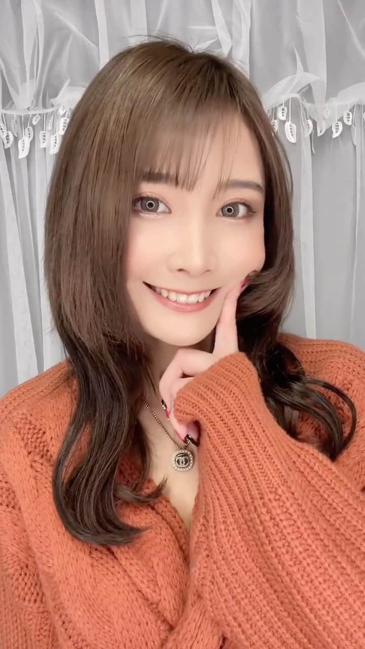 赤羽もものインスタグラム：「ほっぺつんつん    #お家  #赤羽もも  #今日の服  #今日のコーデ  #私服」