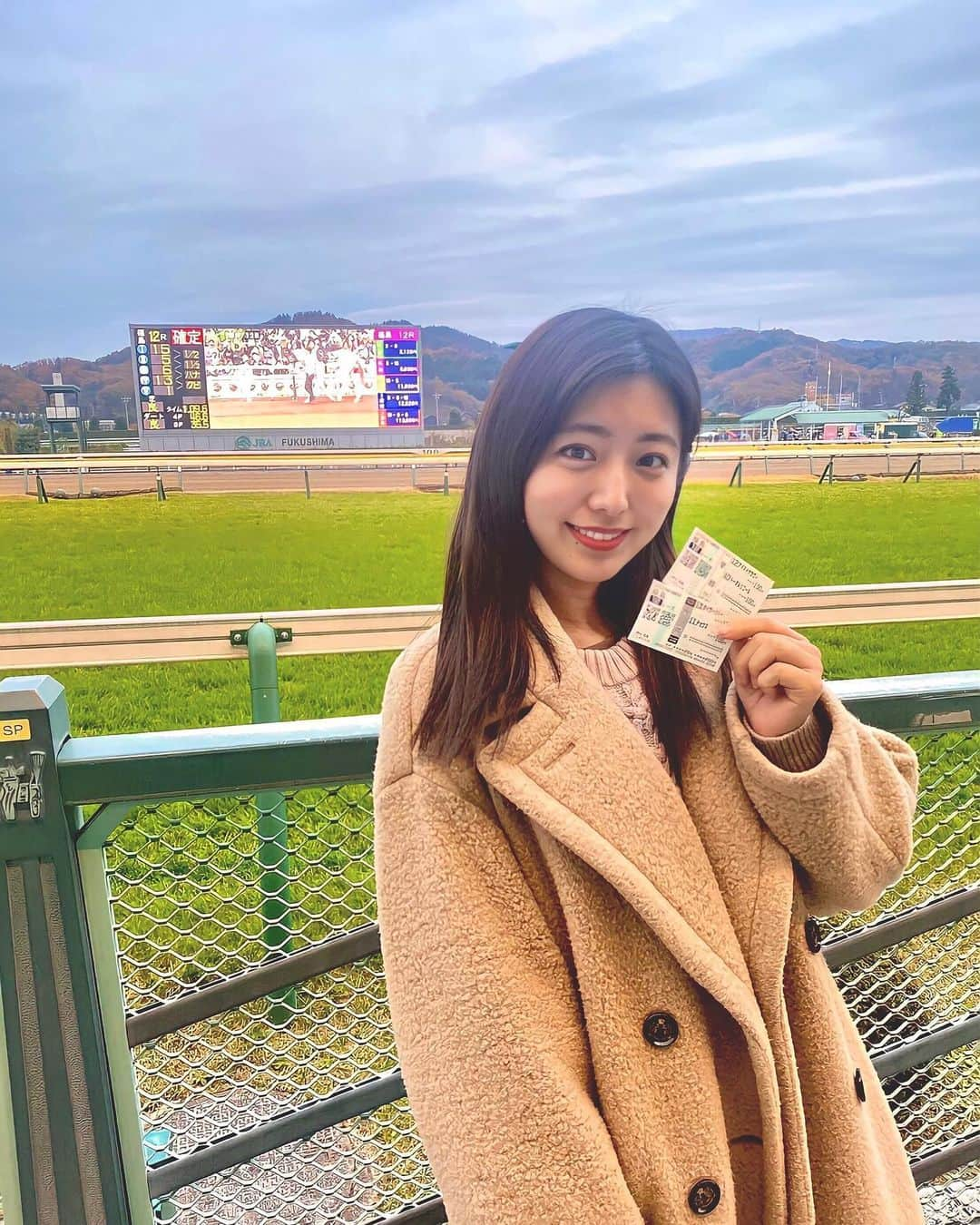 白戸ゆめのさんのインスタグラム写真 - (白戸ゆめのInstagram)「🏇  初！行ってきた！ 可愛かった🐴 福島は近くて、駆け足まで聞こえて 臨場感すごい😳😳  #福島 #福島競馬 @jra.official」11月22日 0時12分 - yumeno.s_