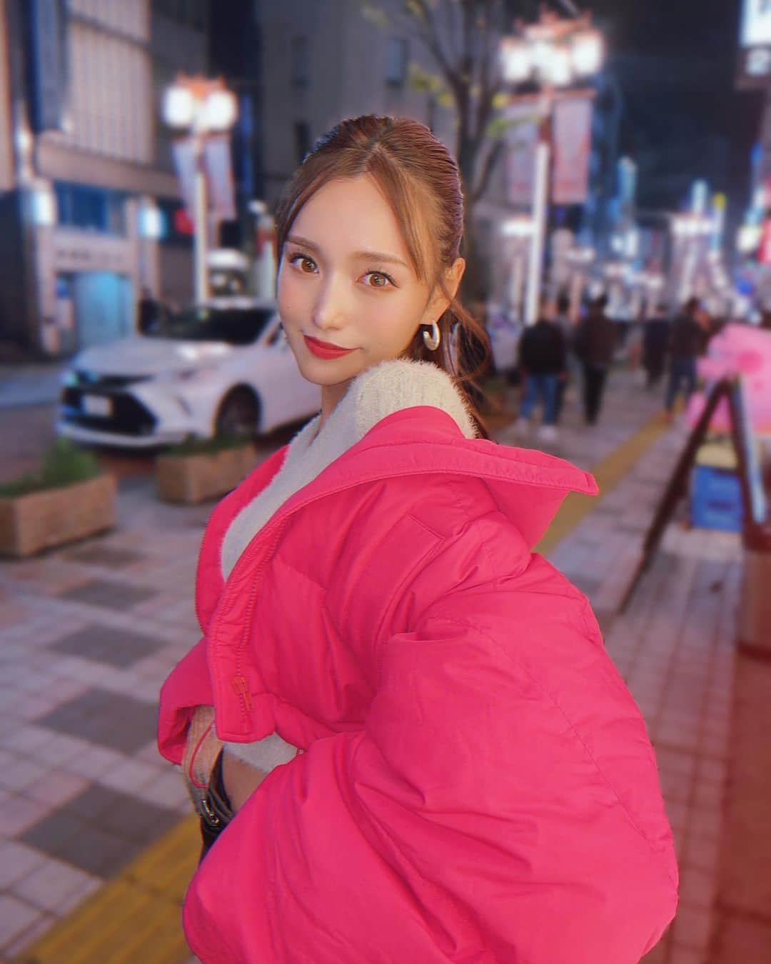 引地裕美のインスタグラム：「PINK👩🏼‍🎤💗🧬🦄🎀  今日は色んな人に会えて 楽しかった🫶🏻  おやすみなさい🌙 #ゆうみ服 🧺 #y2k #ショートダウン #ダウン #아우터  #UMine #japan #옷스타그램 #데일리룩 #코디스타그램 #每日穿搭 #일본 #오오티디룩 #얼스타그램 #照片 #粉我 #fashionblogger #WhatIWore #follow #fashionista #japanesegirl」