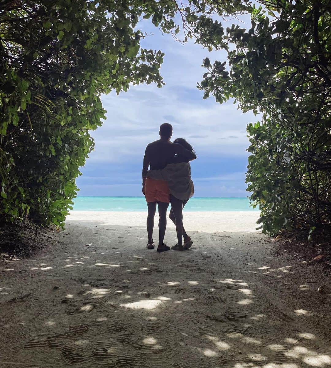 のインスタグラム：「8 years with my best friend in a special place…  @kandima_maldives @planktonmaldives」