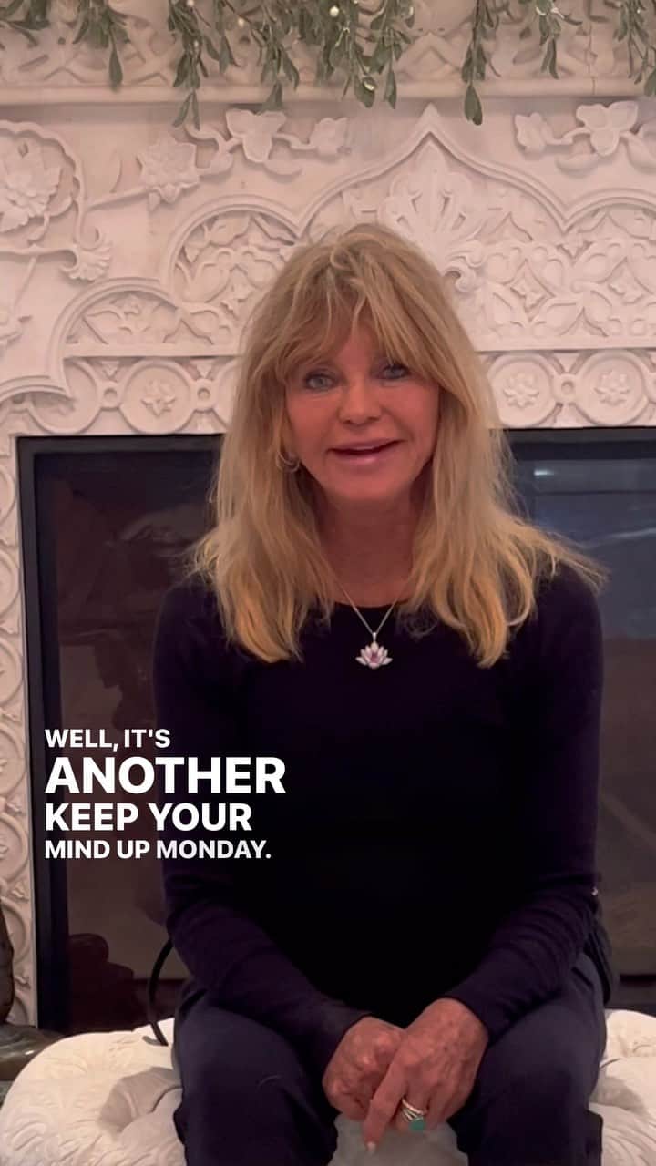 ゴールディ・ホーンのインスタグラム：「Keep your @mindup for gratitude 🙏🏼 🍂   Today I’m grateful to welcome @spencer2thewest to share with us how deeply important gratitude is for our own sense of well-being. When we express and receive gratitude, our brain releases dopamine and serotonin, the two neurotransmitters responsible for our emotions. They enhance our mood immediately, making us feel happy from the inside.  By consciously practicing gratitude everyday, we can help these neural pathways to strengthen themselves and ultimately create a permanent grateful and positive state within ourselves. 🧠   #gratitude #keepyourmindup #keepyourmindupminday #mindup」