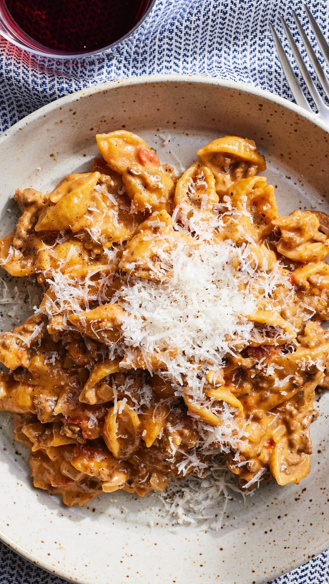 Gaby Dalkinのインスタグラム：「Hamburger Helper Style Pasta from my new cookbook and a @lecreuset GIVEAWAY!!!」