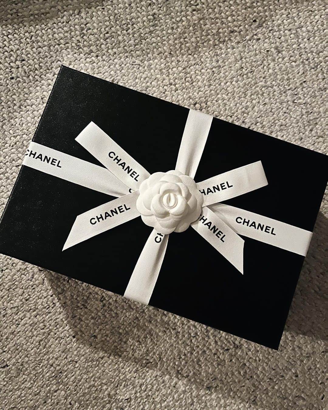 渡邉香織のインスタグラム：「Literally lost for words. I can’t thank you enough @chanelofficial   たくさん素敵なところに一緒に行こうね💭」