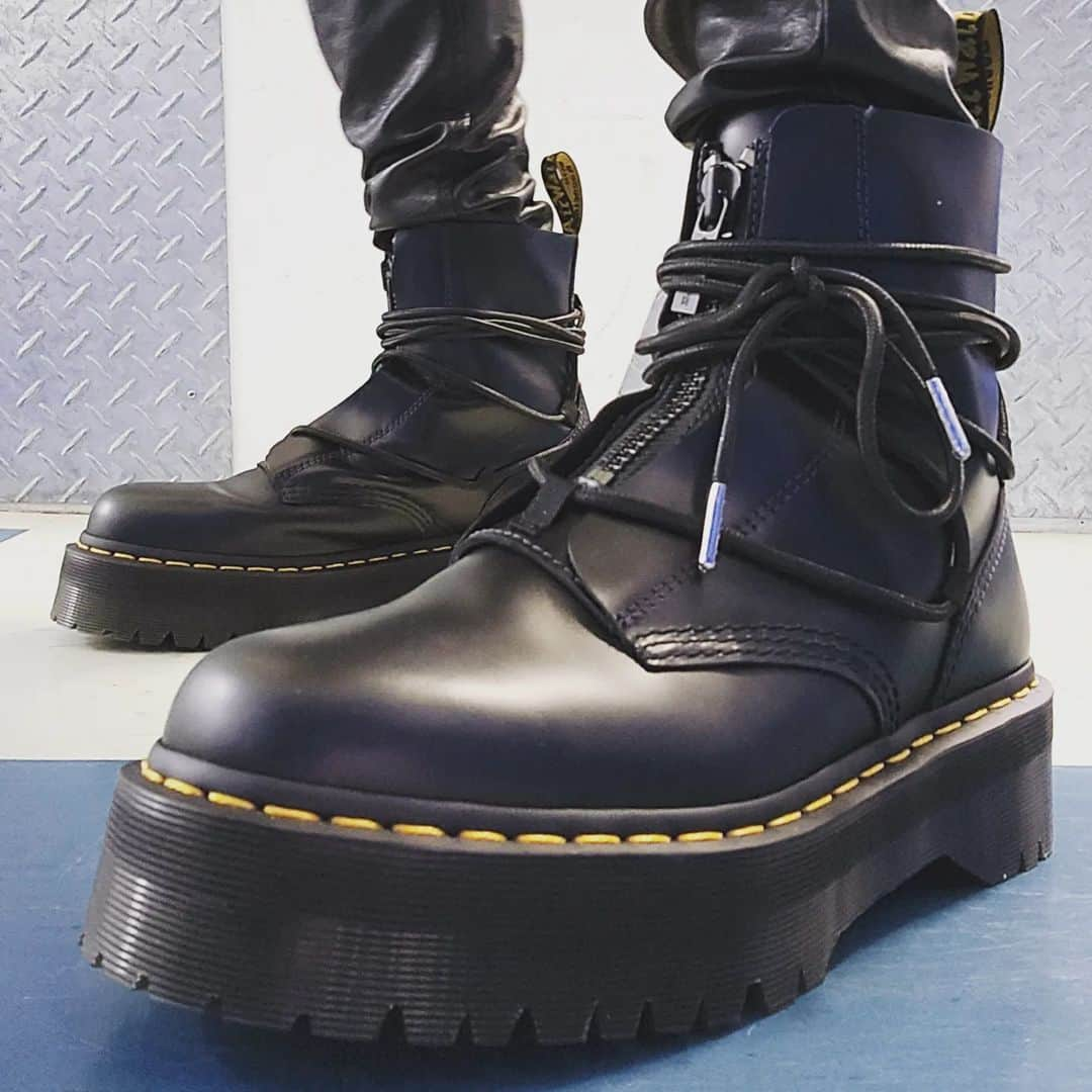 斉藤秀翼のインスタグラム：「先日お借りしたマーチンのブーツ⁡ ⁡⁡ ⁡#DrMartens」