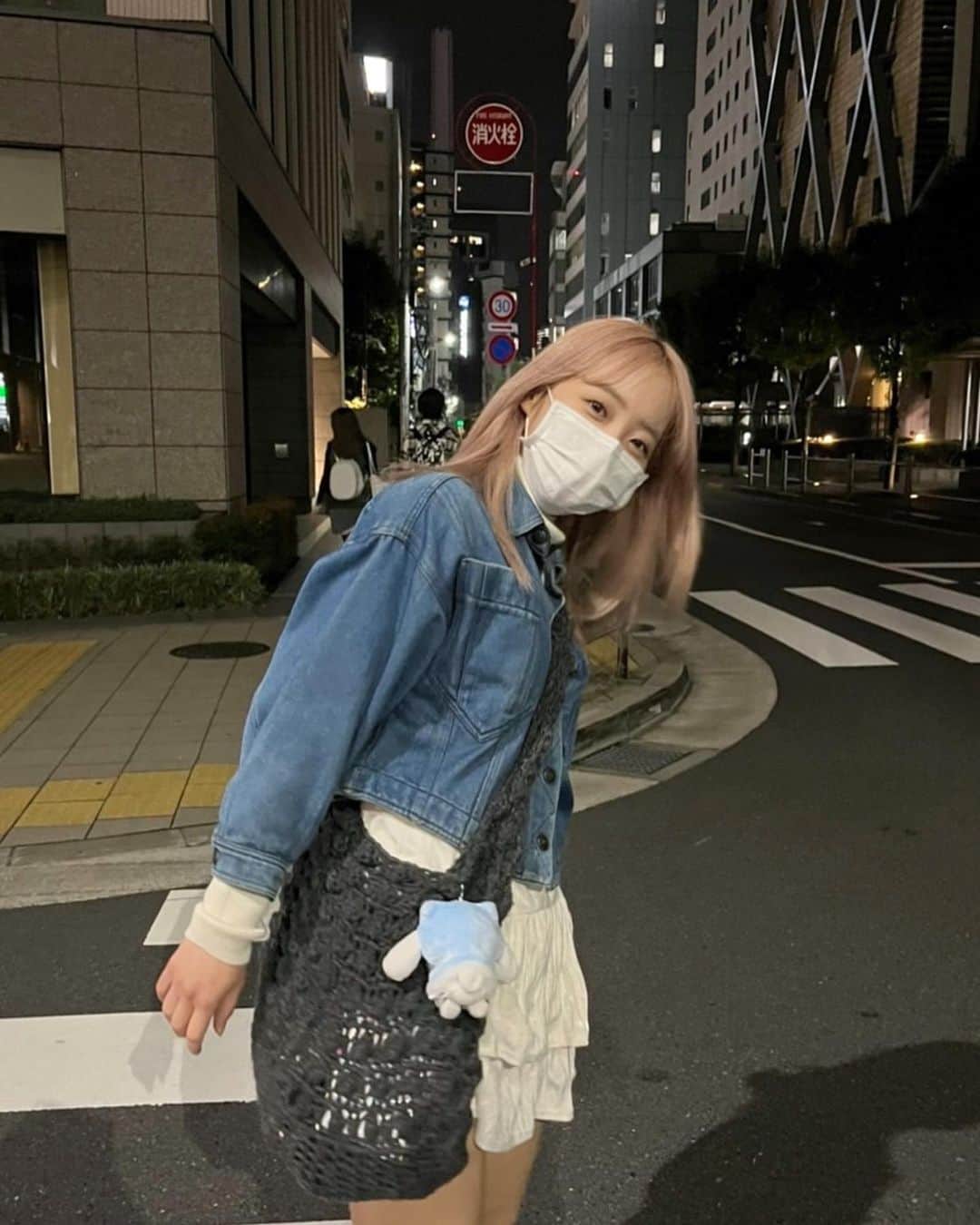 NAGOMIのインスタグラム：「. 編み物ブームがまた来てます🧵♡」