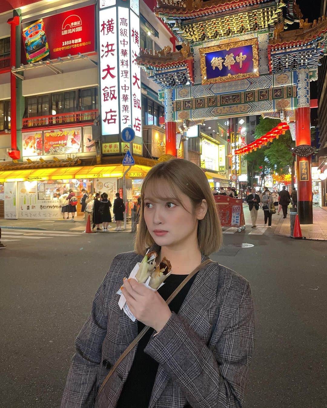 のインスタグラム：「北京ダックだいすき🫶🏻💕 People who love to eat are always the best people! lol  #横浜中華街 #横浜中華街グルメ #横浜中華街食べ歩き #yokohama #chinatown #fyp #instagood #love #followme #tflers #japantrip #イエベ春」