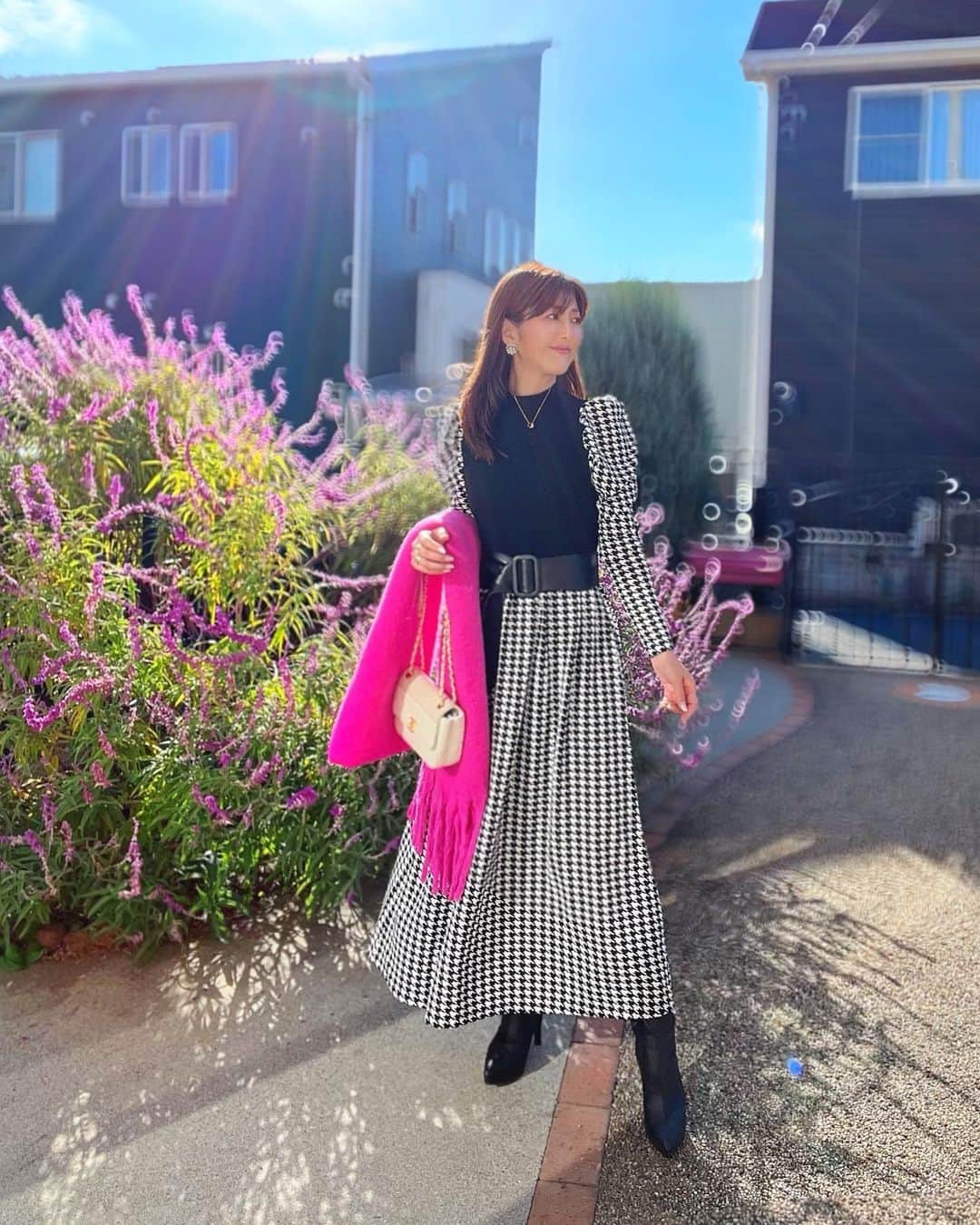 のインスタグラム：「🐼FᴀSʜɪᴏɴ🐼 届くまでいつもワクワク＆ドキドキ 𝐒𝐇𝐄𝐈𝐍 のお洋服♡♡  このワンピースも着てみたら 想像以上に可愛かった💕 ギンガムチェックにパワショル 可愛いが詰まってる🫶♥️  〜𝐒𝐇𝐄𝐈𝐍 𝐁𝐥𝐚𝐜𝐤 𝐅𝐫𝐢𝐝𝐚𝐲 𝐒𝐚𝐥𝐞 𝐢𝐬 𝐤𝐢𝐜𝐤𝐢𝐧𝐠 𝐨𝐟𝐟!〜 @sheinofficial  @shein_japan   お得なクーポン使ってね🉐 ━━━━━━━━━━━━━━━ 🎈 𝐂𝐨𝐮𝐩𝐨𝐧 𝐂𝐨𝐝𝐞 → 【 SGFmyk 】 お買い上げ金額 1～5,999円→15%OFF 6000円以上→20%OFF ━━━━━━━━━━━━━━━ 着用アイテム🔎🔍 🆔 7570482 SHEIN モックネック レッグオブマタンスリーブ 千鳥格子 ドレス  ━━━━━━━━━━━━━━━ ･ ｡ 　⭐∴｡　 　　🌟ﾟ･｡  ﾟ💫｡  　　 ✨🌟 💫 　 　　 ･ﾟ⭐｡･  　　　　⭐✨｡· 　 ⭐･｡🌟･｡✨🌟 　　　 ✨🌟 　　　　 ･ﾟ💫✨° 　　 🌟 ﾟ･｡ 💫 ｡ 　　　　　ﾟ⭐｡ﾟ✨ 🌟 #SHEINgoodfinds #SHEINblackfriday #SHEINforall #ad @shein_japan  #プチプラコーデ#プチプラファッション #プチプラ高見えコーデ  #海外ファッション #きれいめコーデ #きれいめファッション#きれいめカジュアル  #シンプルコーデ  #シンプルファッション #ワンピースコーデ  #ワンピース #ギンガムチェック #冬コーデ  #アラフォーコーデ  #アラフィフコーデ  #160cmコーデ  #おしゃれさんと繋がりたい  ______________________________ ✍🏻」