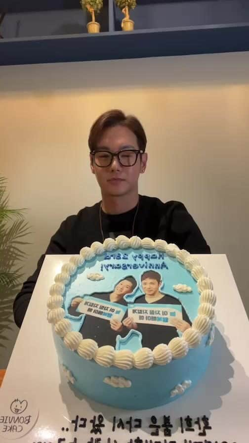 ファニのインスタグラム：「23살 생일 축하해주셔서 진심으로 감사합니다 가족들 곧 뭉쳐요 ㅎㅎ안뇽」