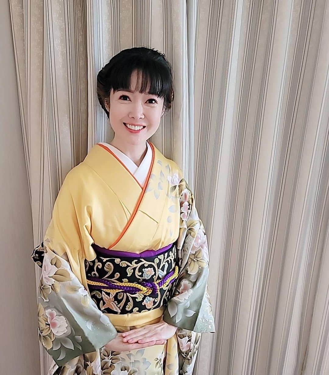 のインスタグラム：「本日はファンクラブの皆様が 誕生日イベントにお越しくださり ハッピーバースデー🎶の お祝いをしていただきました❗  来てくださるお一人　お一人との　 会話も嬉しくて  応援してくださる方が いてくださるからこそ  今日があります。  皆様の笑顔には 愛がいっぱい詰まっていて 窒息しそうなくらい笑 幸せな時間でした。  全ての出逢いと 全ての出来事が  成長させていただける機会で  心が豊かになります。  全てに「ありがとう」 　　  の気持ちです。  #田川寿美#ファンクラブ#誕生日#バースデー#イベント#幸せ#ありがとうございました#一期一会 #着物#演歌#歌謡曲#着物#Japanese#enka#kimono」