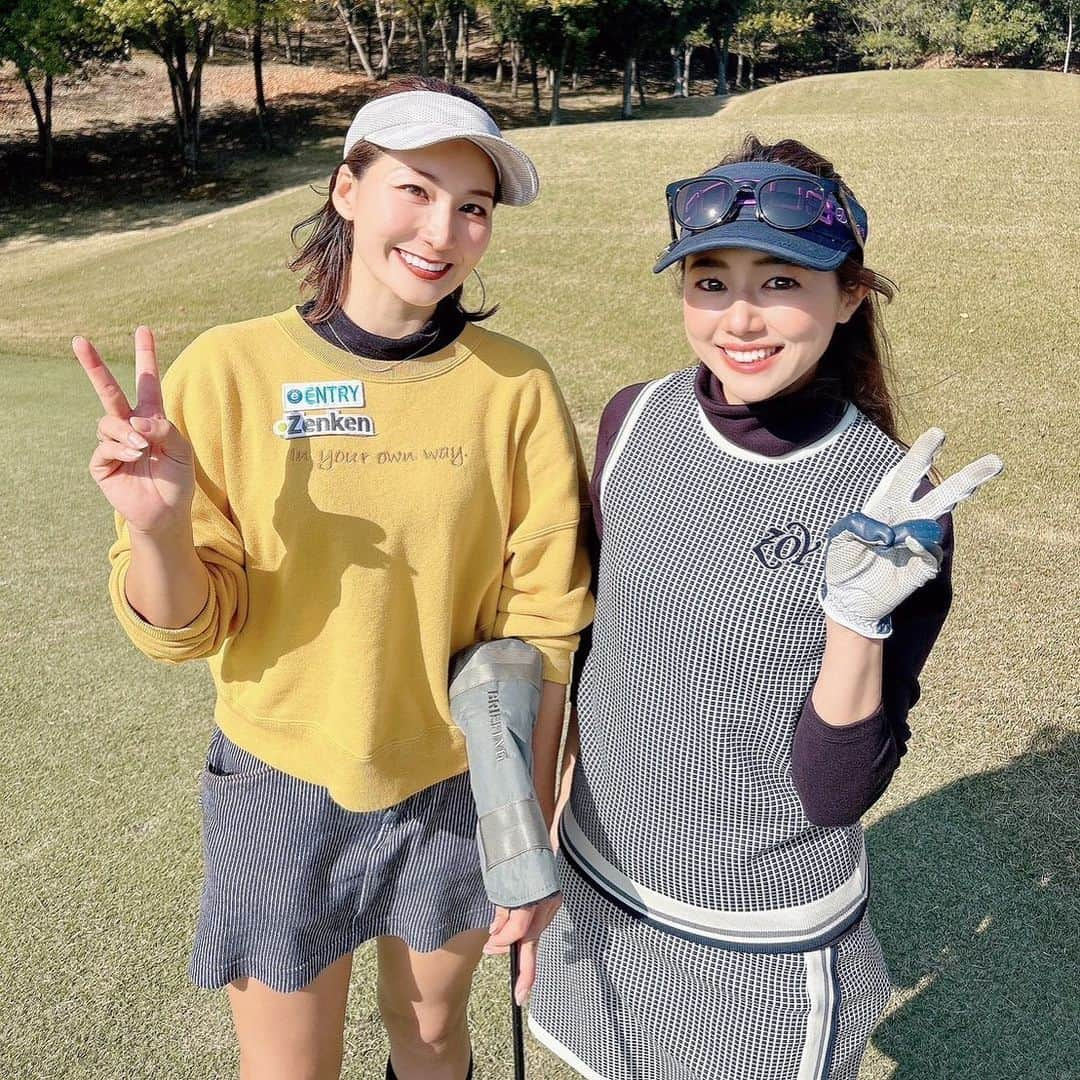 杉山美帆さんのインスタグラム写真 - (杉山美帆Instagram)「しえりさん　@shierisu   と初ラウンド〜🫶🏻シューイチにも出てる弁護士さん😆頭も良くて、マリンスポーツも、ゴルフもスノボも上手でスポーツ万能… 更に可愛いって天は何物も与えすぎー🤣👏  夜は面白いし🍾🤣今度はスノボ一緒にしたいです🥺🫶🏻  #バイトするならエントリー  #全研本社 #myアセット #ゴルフ  #golf #ゴルフコーデ」11月22日 20時10分 - mih0_golf