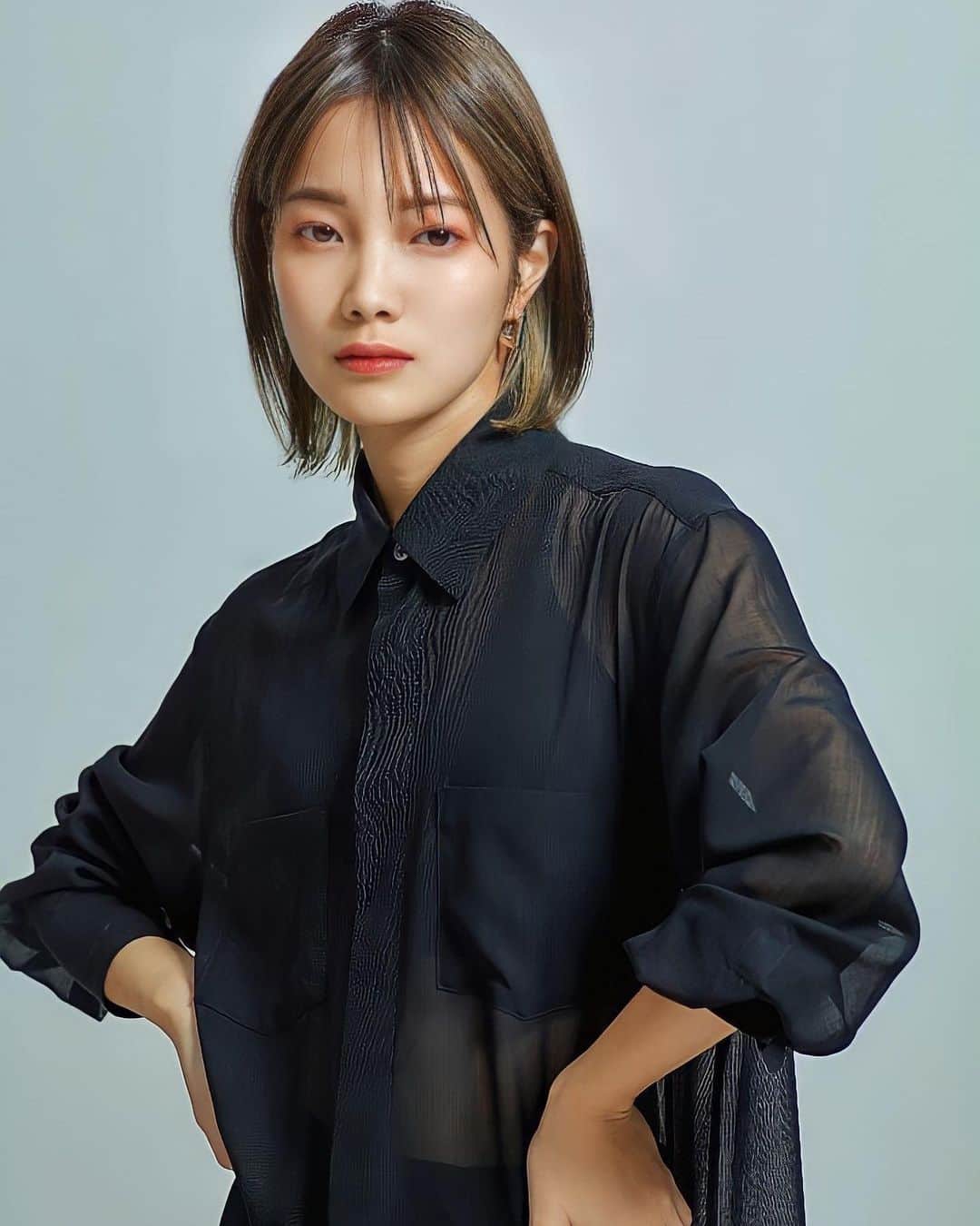 いしださきのインスタグラム：「cool beauty . photo by @arms_inc  hair&make 外川順子さん . . #voyage_cosmetics  . . . . . . . . . .  #人像攝影 #被写体  #作品撮り #ポトレのセカイ  #ファインダー越しの世界  #スクリーンに恋して  #儚くて何処か愛おしい様な  #その瞬間に物語を  #キリトリセカイ  #何気ない瞬間を残したい #jp_portrait部  #good_portraits_world  #写真で伝えたい私の世界」