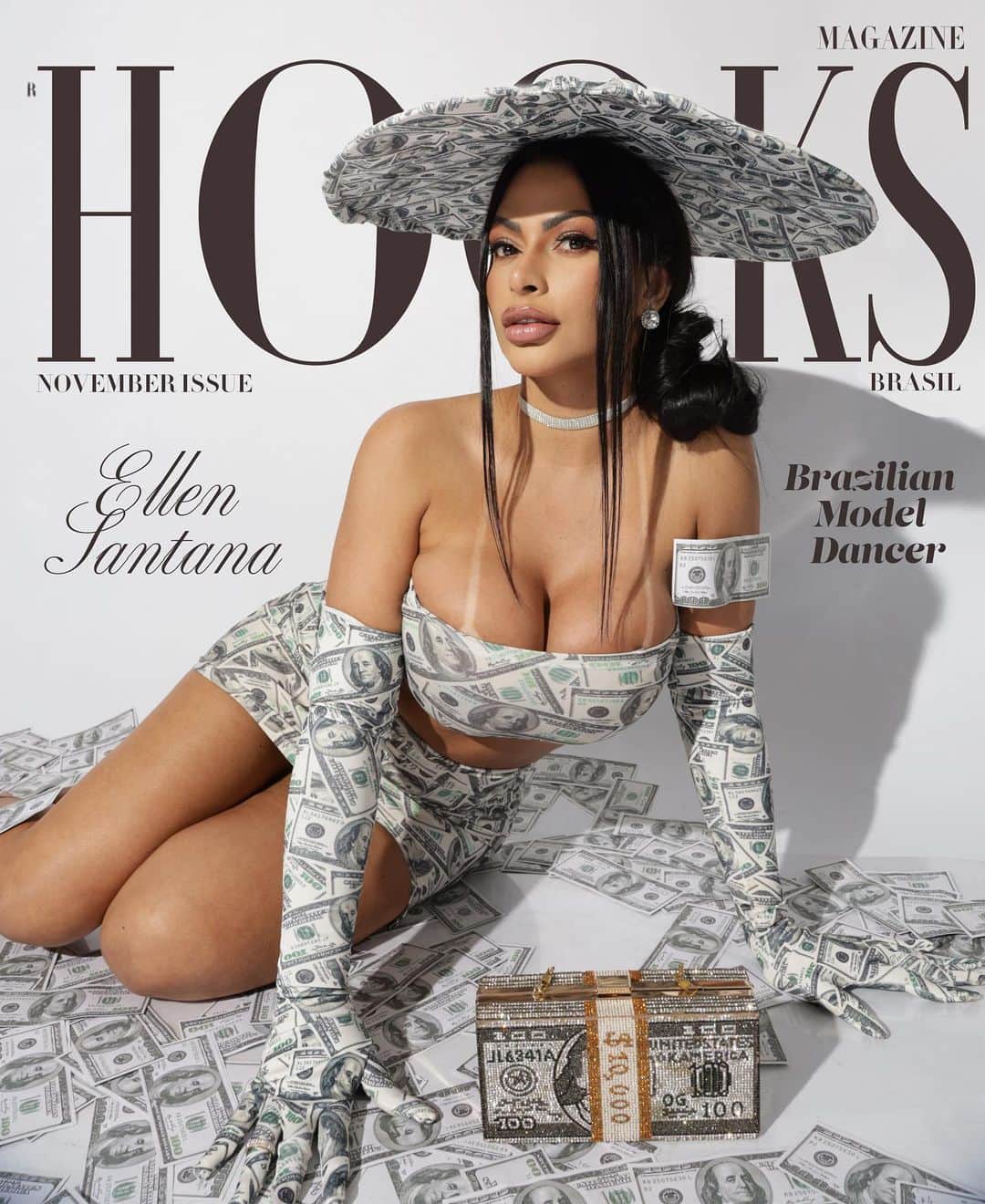 エレン・サンタナのインスタグラム：「Cover BRASIL edition Ellen Santana: modelo, influenciadora e dançarina conta sobre sua trajetória em exclusiva para Hooks. A bela Musa, Modelo eleita Miss Bumbum no ano de 2018 representando o estado de Rondônia, e levando o título na oitava edição do concurso, Ellen Santana vem somando sucesso em sua carreira. Capa da Revista Sexy, capa da Playboy Portugal, Musa do Carnaval Carioca, Miss Bumbum, e agora aqui em exclusiva conosco na Hooks! Dona de um corpo escultural e rosto harmônico, Ellen vem conquistado seu espaço com campanhas publicitárias e atingindo seu publico na internet como influenciadora, onde já acumula mais de 1M de seguidores e posta conteúdo interativo diariamente. Além disso ela também é dançarina profissional e já teve diversas participações em clipes exibindo suas curvas e arrancando suspiros. Não deixe de ler a entrevista completa aqui na Hooks Magazine! Créditos: Fotógrafo: @trumpas_ Maquiagem: @bysantini_ Look: @pipoacebedo Designer Hooks: @directorhooks Entrevista: @evelyoliveira #cover #hooks #hooksmagazine #brasil」