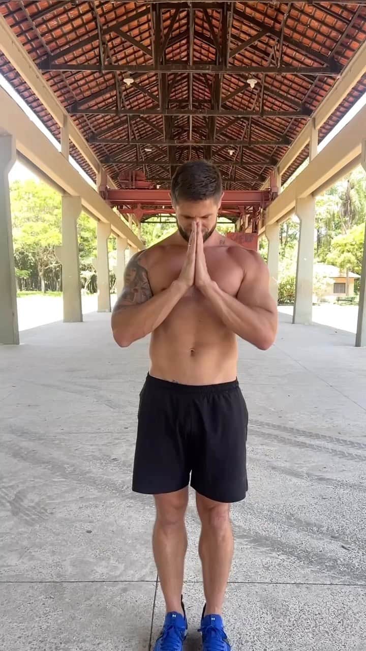 Jonas Sulzbachのインスタグラム：「Minha terapia 🙏🏼  Qual é a sua?  Vídeo: @cabelo8588」