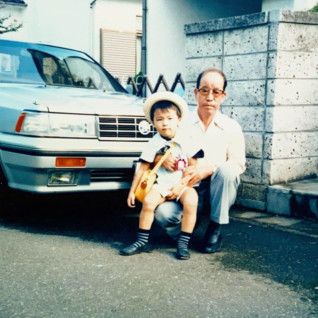 君島良夫のインスタグラム：「11 years anniversary grandpa.  祖父が亡くなって11年。写真は35年前。笑」